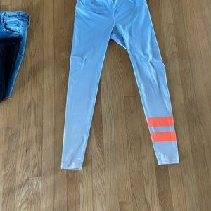 ALO YOGA LEGGINGS SMALL